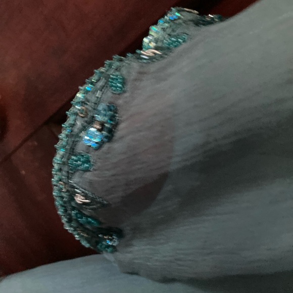 Periwinkle blue chiffon kameez with stones embroidered along neckline Size M - Picture 3 of 7